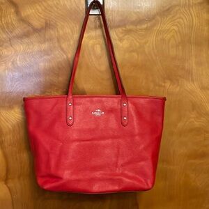 COACH RED CITY BAG. NO HANGTAG. CORNERS ARE GOOD. SPOTS INSIDE. NO INK MARKS.GUC